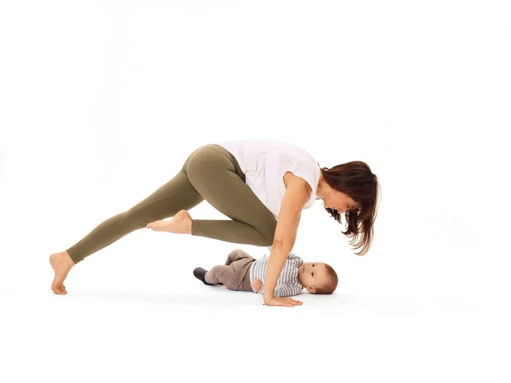 Baby & Me - Rückbildungsyoga (Live im Studio und Online) @ Samana Yoga - Rebalancing Life!