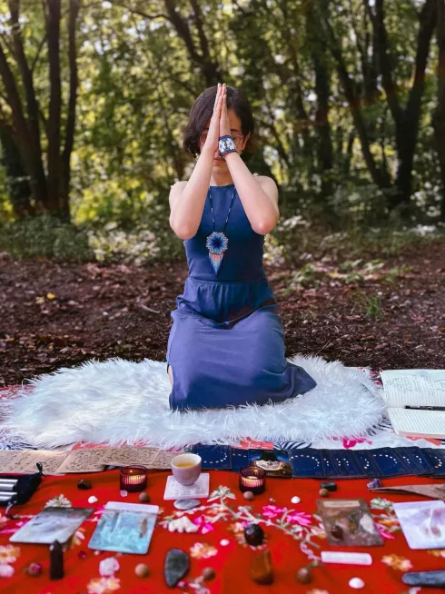 HERBAL SOUND RITUAL: TEA, GONG AND THE WISDOM OF PLANTS SPRING EQUINOX SPECIAL: HIBISCUS & SCHISANDRA - Event @ BOARÉ Yoga Art Ryke Studio