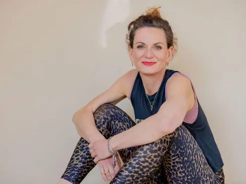Mindful Vinyasa Flow @ Lord Vishnus Couch Online