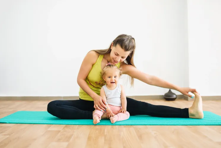 Mama Baby Yoga Kurs 12.01.-02.03. (8 Wochen) ONLINE LIVE @ Yogagalerie