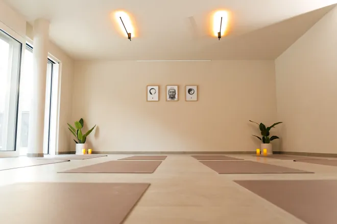 THE YOGIS Steglitz