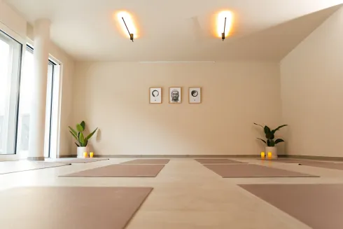 THE YOGIS Steglitz