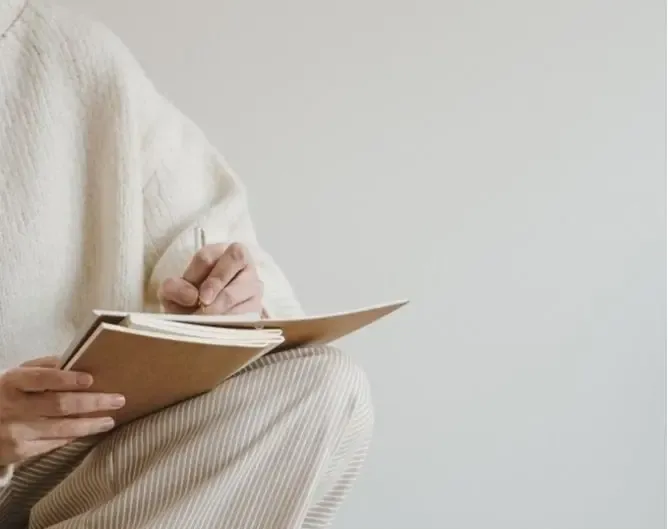 DESIGN YOUR NEXT CHAPTER ( Meditation + Journaling ) w/ Bettina Baier @ STUDIO MOND