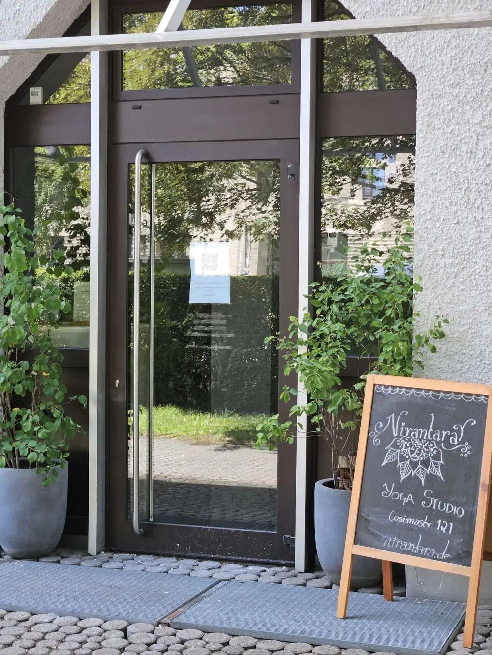 Nirantara Yoga Café