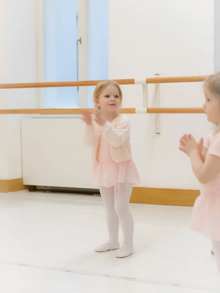 Pre Ballett Intensiv ( 3,5 -4,5  Jahre ) @ Ballettschule DANCEWORLD