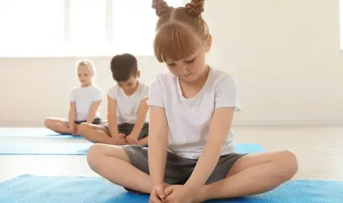 Kinderyoga meets Kindertanz (3-6 Jahre) @ YOGAWOMAN I YOGA MAMI & ME