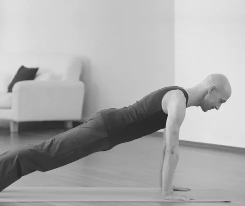 All about your lower Back – Dein unterer Rücken in der Yogapraxis @ Om und Company