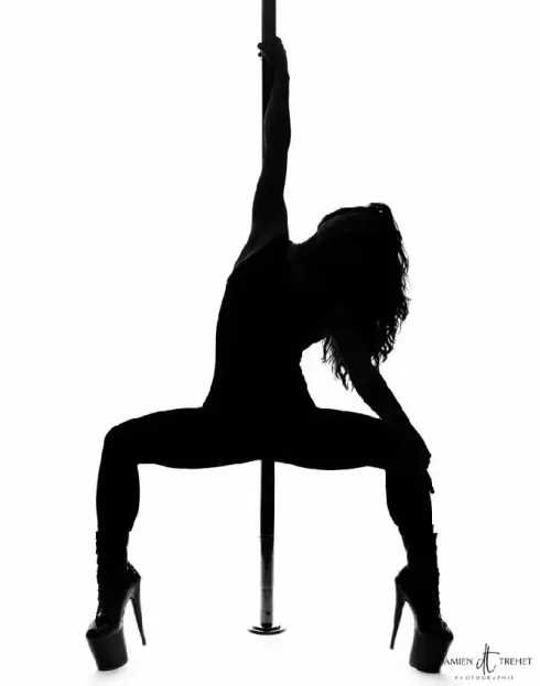 POLE SEXY CHOREO by CARO @ Happy Cocoon Studio