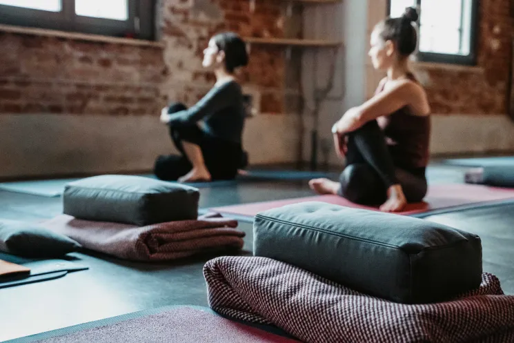 Präventionskurs: Yoga für Anfänger und Wiedereinsteiger mit Andrea G. @ Yoga Vidya Bamberg
