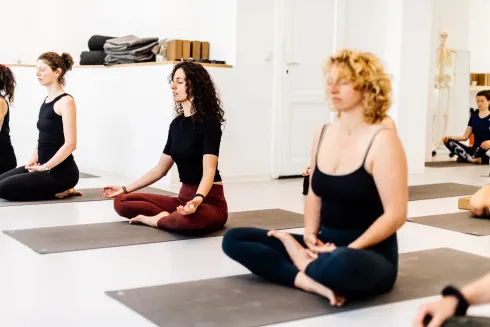 Prenatal Yoga Level I-II 🇬🇧 LIVESTREAM @ Lotos Yoga Online