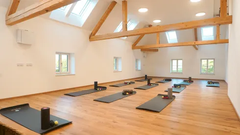 Die Kraft der Weiblichkeit- Retreat // Yoga, Astrologie &  Mentaltraining @ You Yoga - Lisa Putz