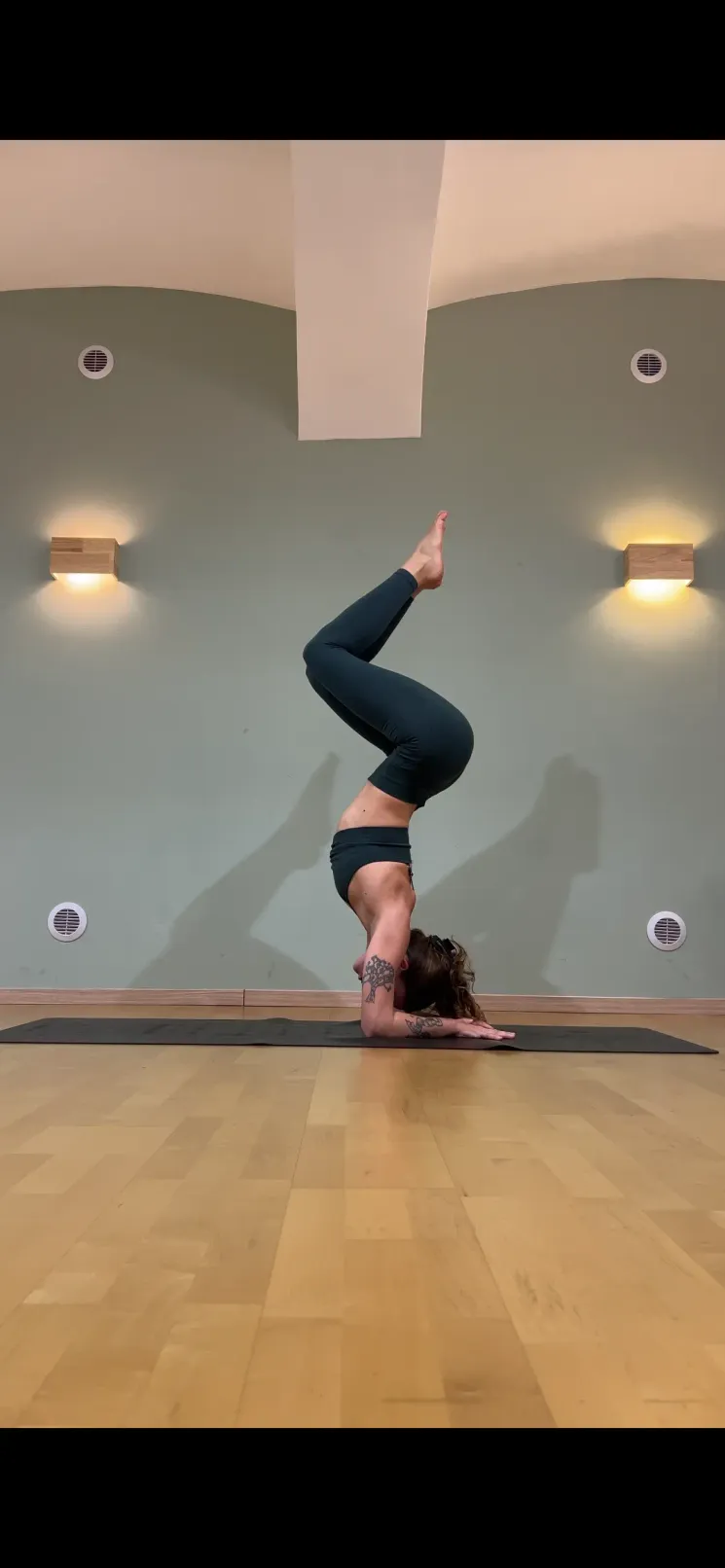 Pincha - Unterarmstand @ Moon Studio