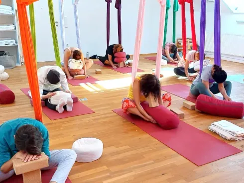 DANA® AERIAL YOGA Yin - Di 10.11.26 @ Yoga is You