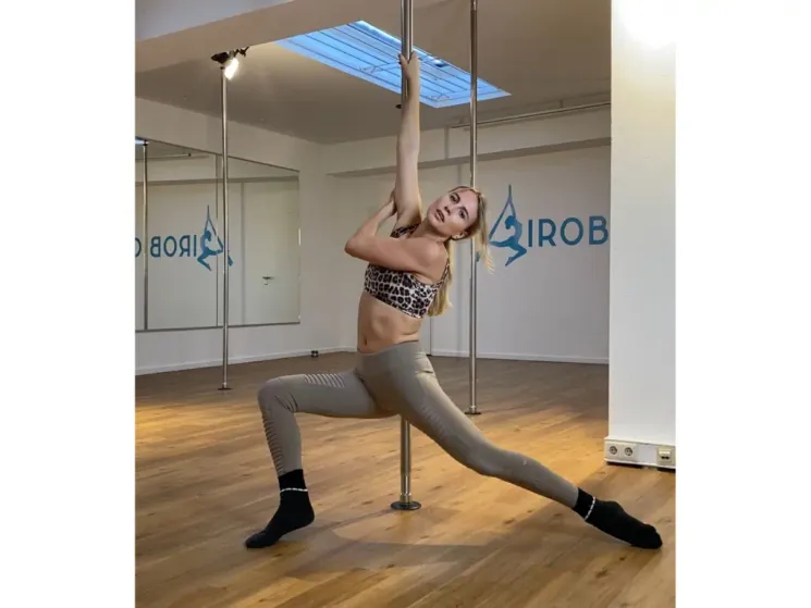 Sexy Pole Choreo  (all levels) @ AIRobics