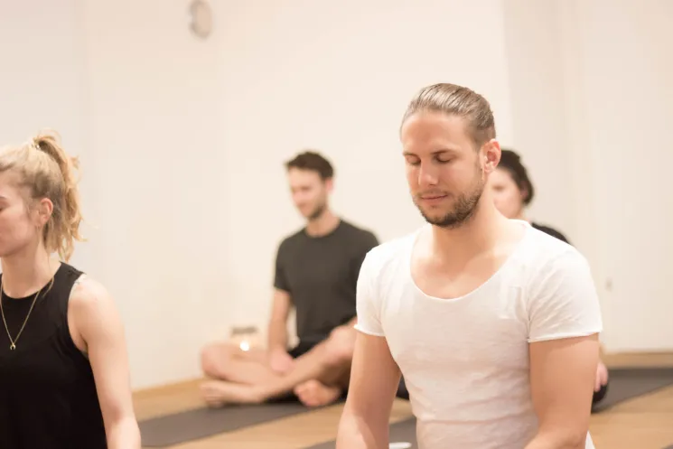 yoga&meditation (online) @ YOGA&MORE - Lisa Hörz-Weber