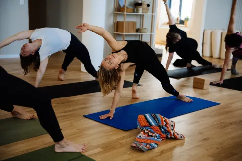 ONLINE Mondzeit Yoga @ Urban Yoga Altona