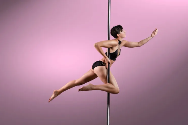 Pole Dance - Level 4 - Spinning @ Aerial Unicorns - Marlene Märzweil