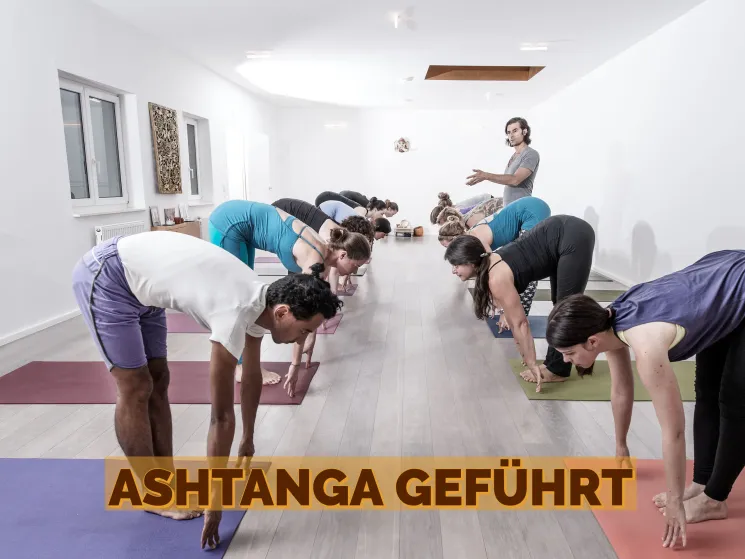 Ashtanga geführt @ Yogawerkstatt