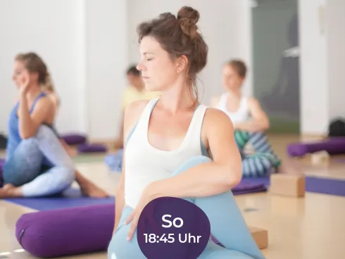 Hatha Yoga - Sanftes Yoga - Moonlight 28.04.24 @ Studio Yogaflow Münster