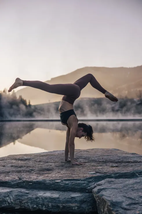 "Strength meets Asana" Jivamukti Special mit Dana Sertel @ Jivamukti Yoga Cologne