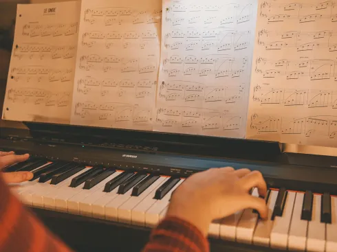 Yin & Piano - Christmas Edition @ STUDIO herzfeld