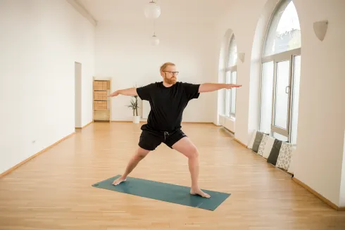 Wikinger Yoga - Anfängerkurs für Männer mit Verena @ practiceyoga