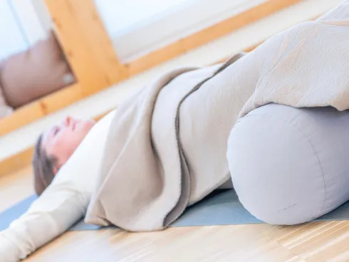 online YOGA NIDRA Entspannt einschlafen (#H26) @ DEINE WEISE YOGA