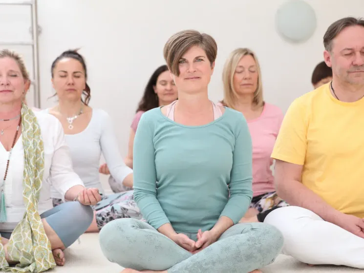 MBSR - Mindfulness-Based-Stress Reduction (Live vor Ort) ab Fr 10.01.25 @ Yoga Vidya Speyer