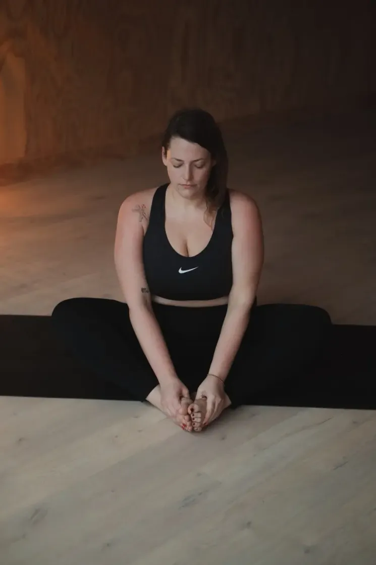 Easy Morning Flow @ Sophie's Safe Space - Yoga für dicke Frauen*