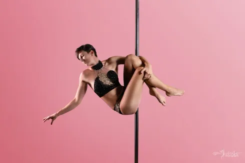 Pole Dance - Level 1 - Technik @ Aerial Unicorns - Marlene Märzweil