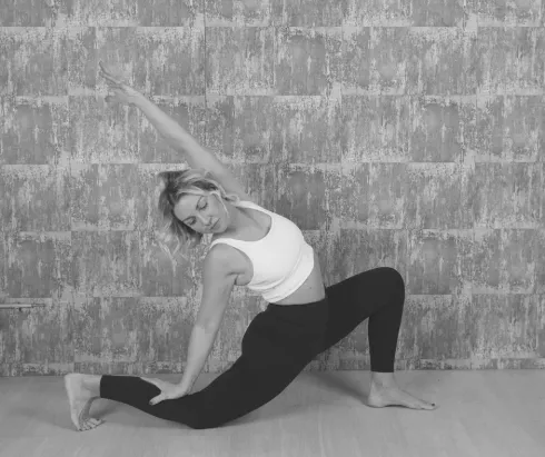 Drehhaltungen im Yoga – die Kraft der Rotationen @ Om und Company