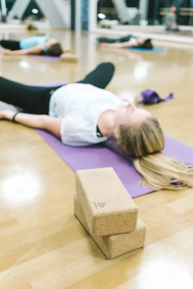YOGA Flow *online* @ Studio One Tanz & Yoga