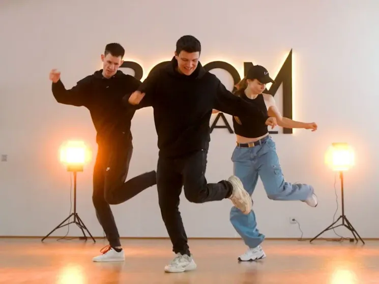 SHUFFLE DANCE MUNICH WORKSHOPS X-MAS SPECIAL @ Boom Base