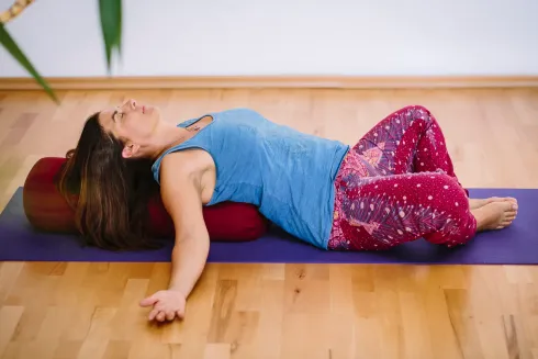 ONLINE: Entspannung @ Yoga Vidya Aachen Euregio