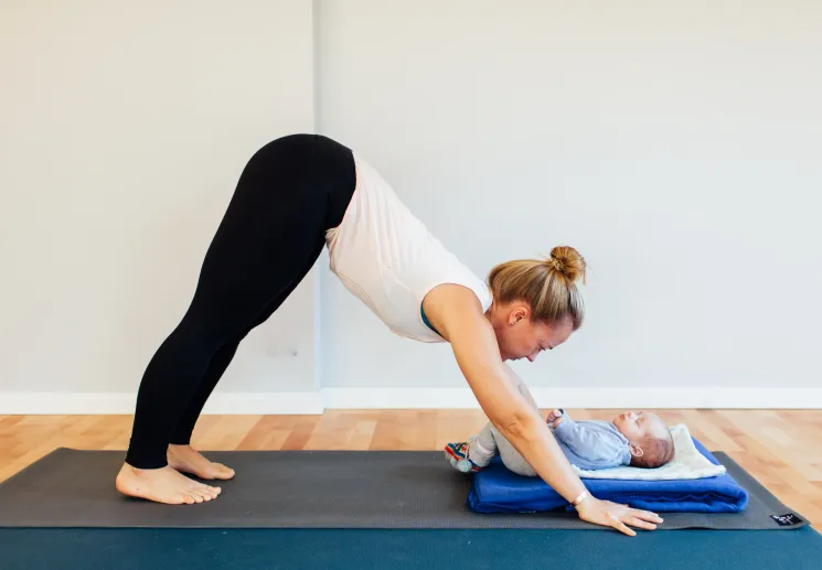 Postnatal Yoga mit Baby (30.01.- 27.02.23)  @ yogaraum  Norderstedt