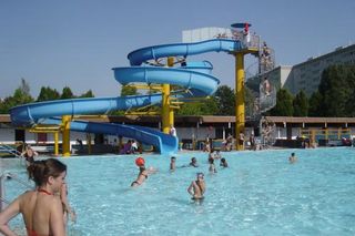 Großfeldsiedlungsbad