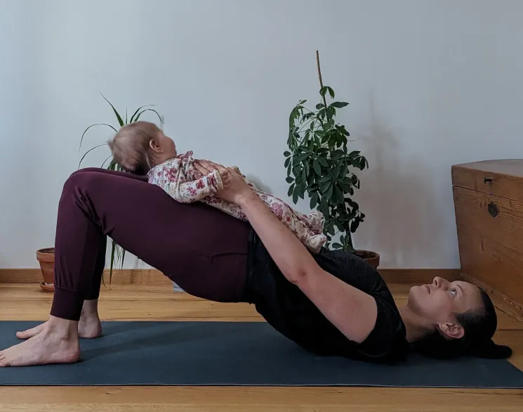 Yoga mit Baby bei den Hebammen in Johannis @ Wolf Pack Yoga