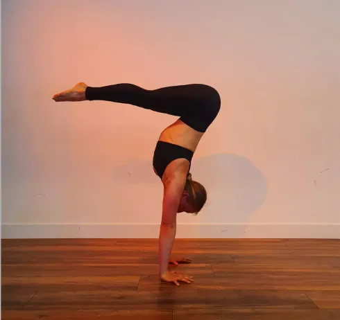 Hand Balancing (online) @ Pole Dance Factory Amsterdam Oost
