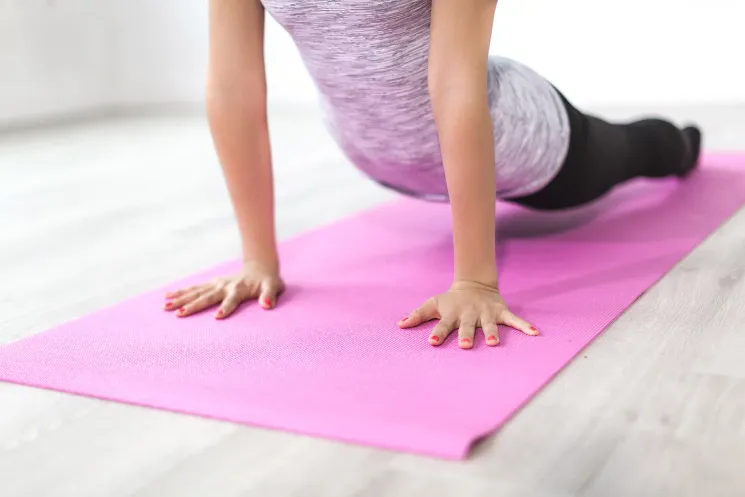 VIDEO ON DEMAND >> Bauch- & Rückenfit / Faszienflow VOD (Kursaufzeichnung.) @ PURE MOVE