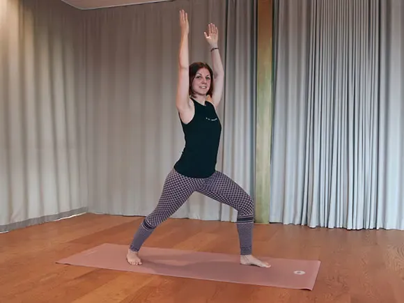 Yoga mit ätherischen Ölen @ aurum loft