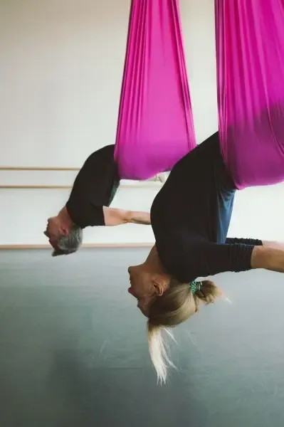 Aerial Einsteigerworkshop mit Evelyn & Bettina @ Studio One Tanz & Yoga