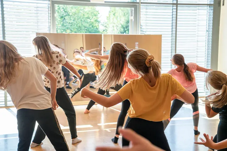 TEENS: Streetdance & Contemporary für 10-13 Jährige in Köstendorf, MITTELSTUFE, Sommersemester @ London Dance Studios
