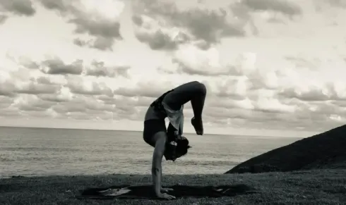 Rocket inspired intermediate Vinyasa @ Feelgoodstudio 1040 " Movement / Vritti "