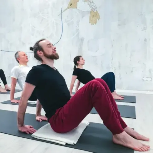 YOGA FÜR RÜCKEN & SCHULTERN @ KALAA Yoga Berlin