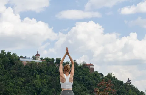 Yoga, Beats & Drinks - Juli 2024 @ STUDIO herzfeld