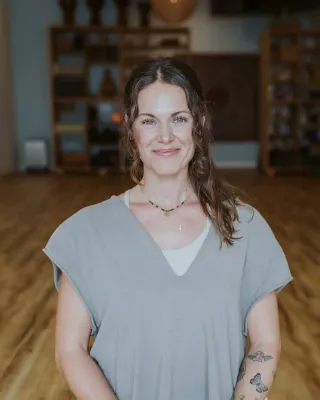 Shelby Heintzelman (Guest Teacher, English)