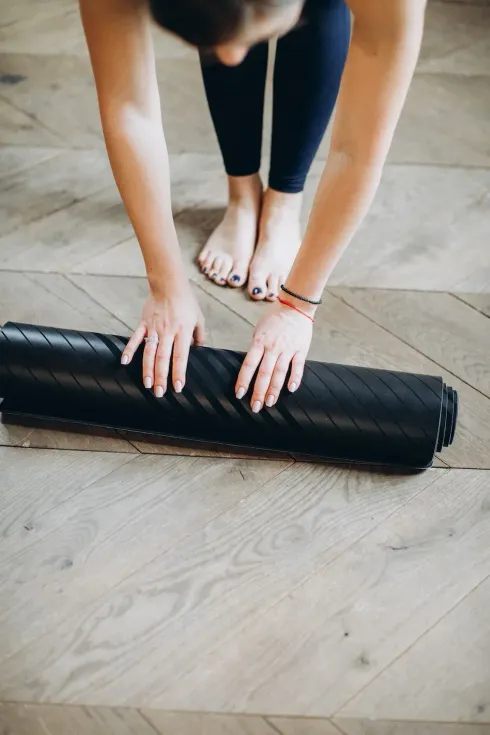 HATHA YOGA BASIS AB 16.04. MIT STEFAN – VOR ORT & ONLINE @ YOGA STUDIO SURYA HOFGUT HOLZMÜHLE