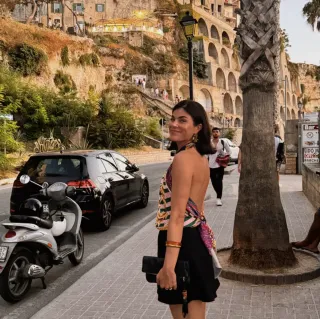 Simone