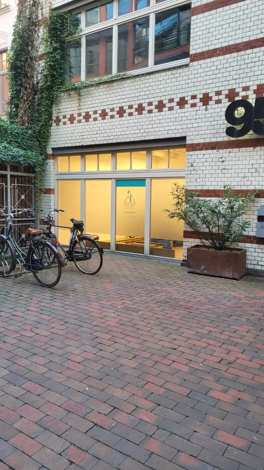 Rocket Station Yoga Mitte