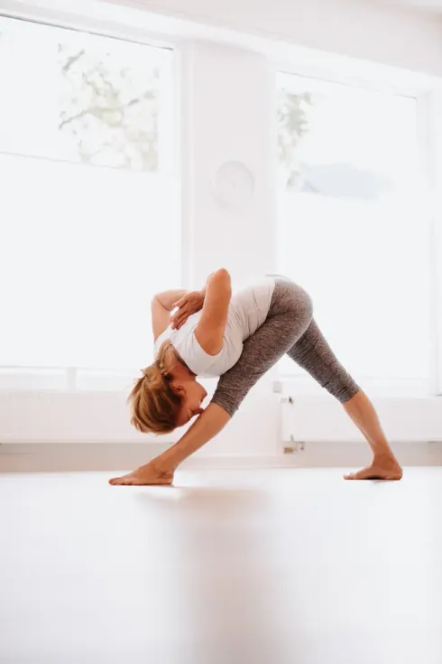 Iyengar Yoga - Stabilität und Ruhe in den Asanas finden @ Iyengar Yoga Korschenbroich